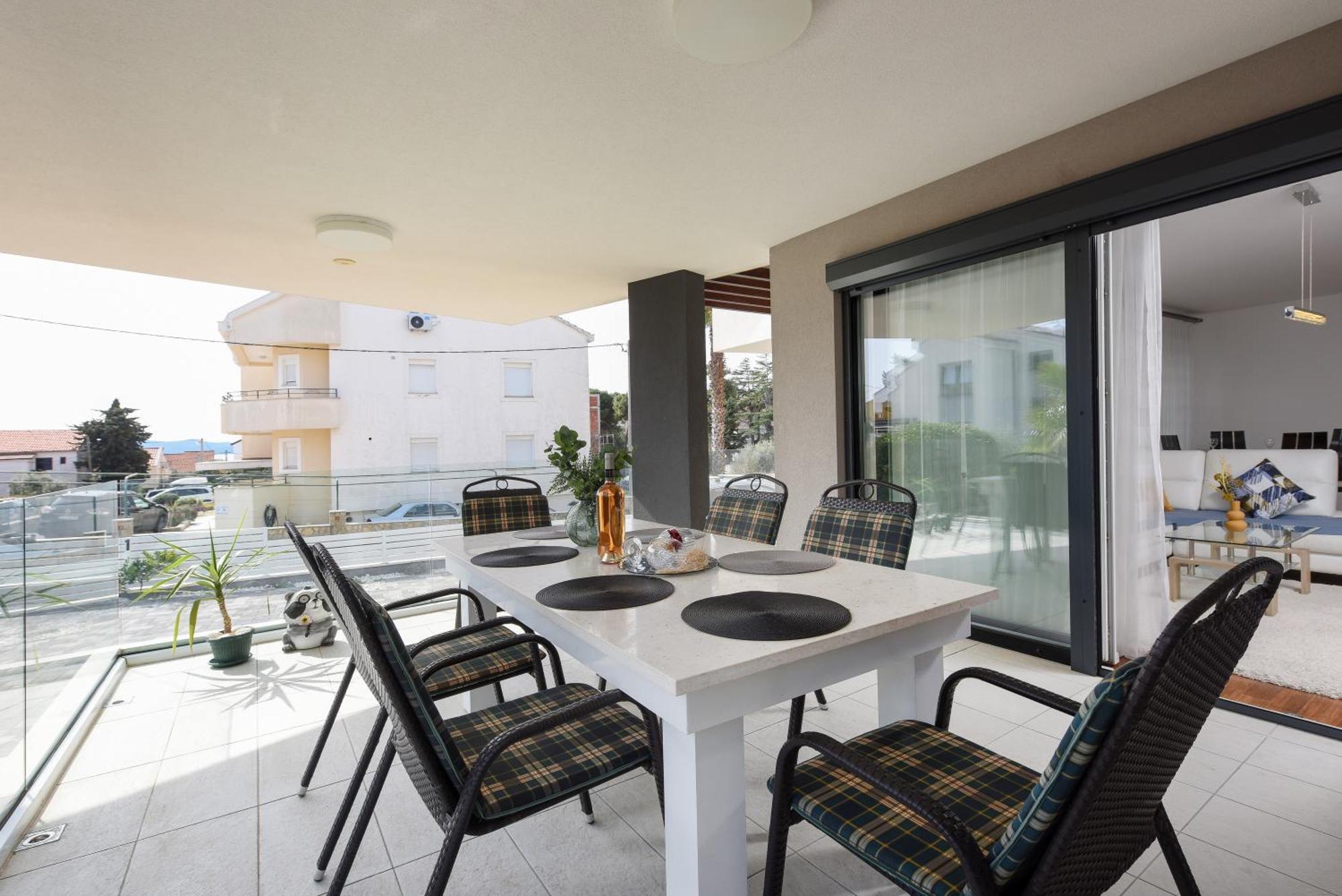 Luxurious Urban Retreat With Whirlpool And Private Parking Apartment *