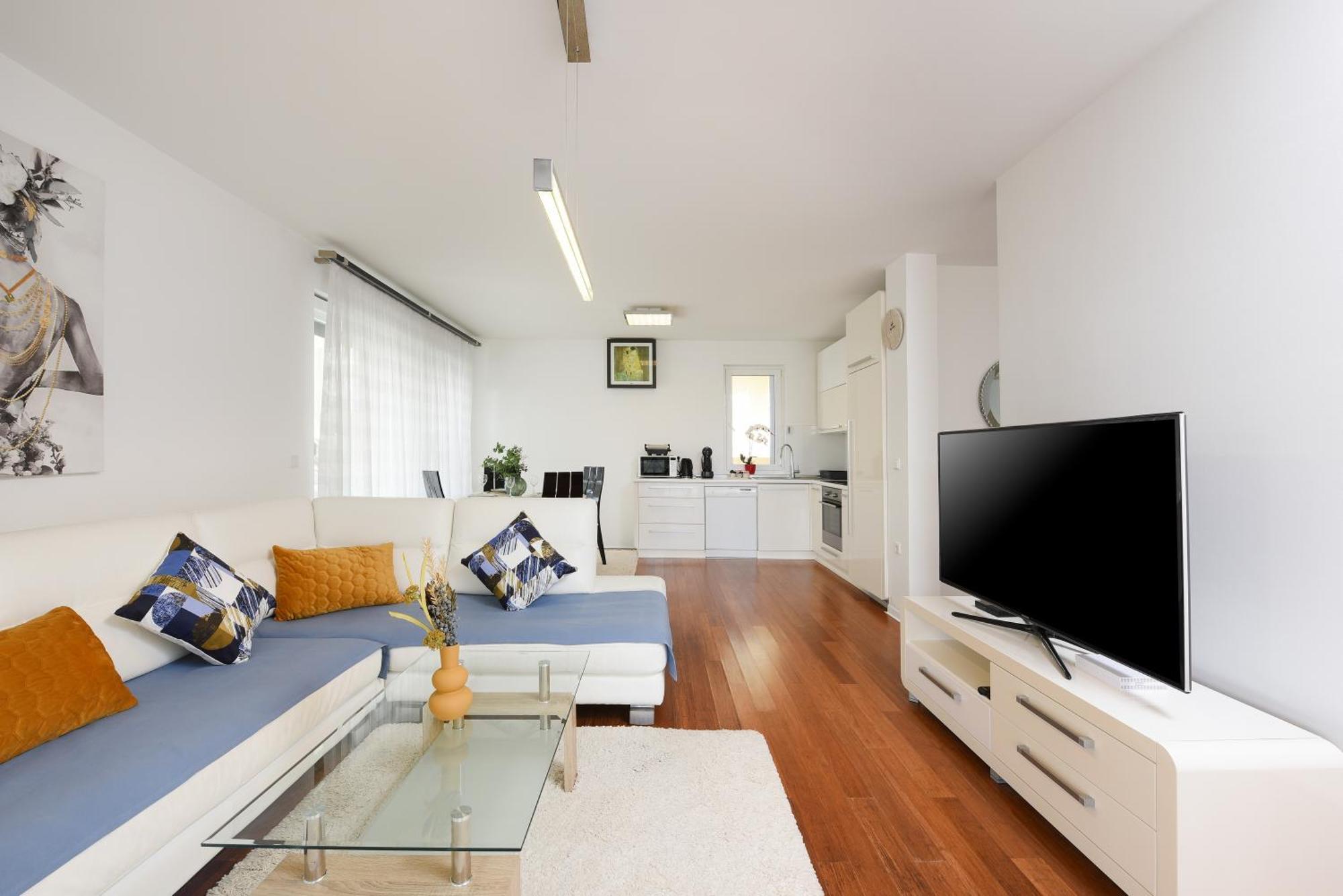 Luxurious Urban Retreat With Whirlpool And Private Parking Apartment Zadar