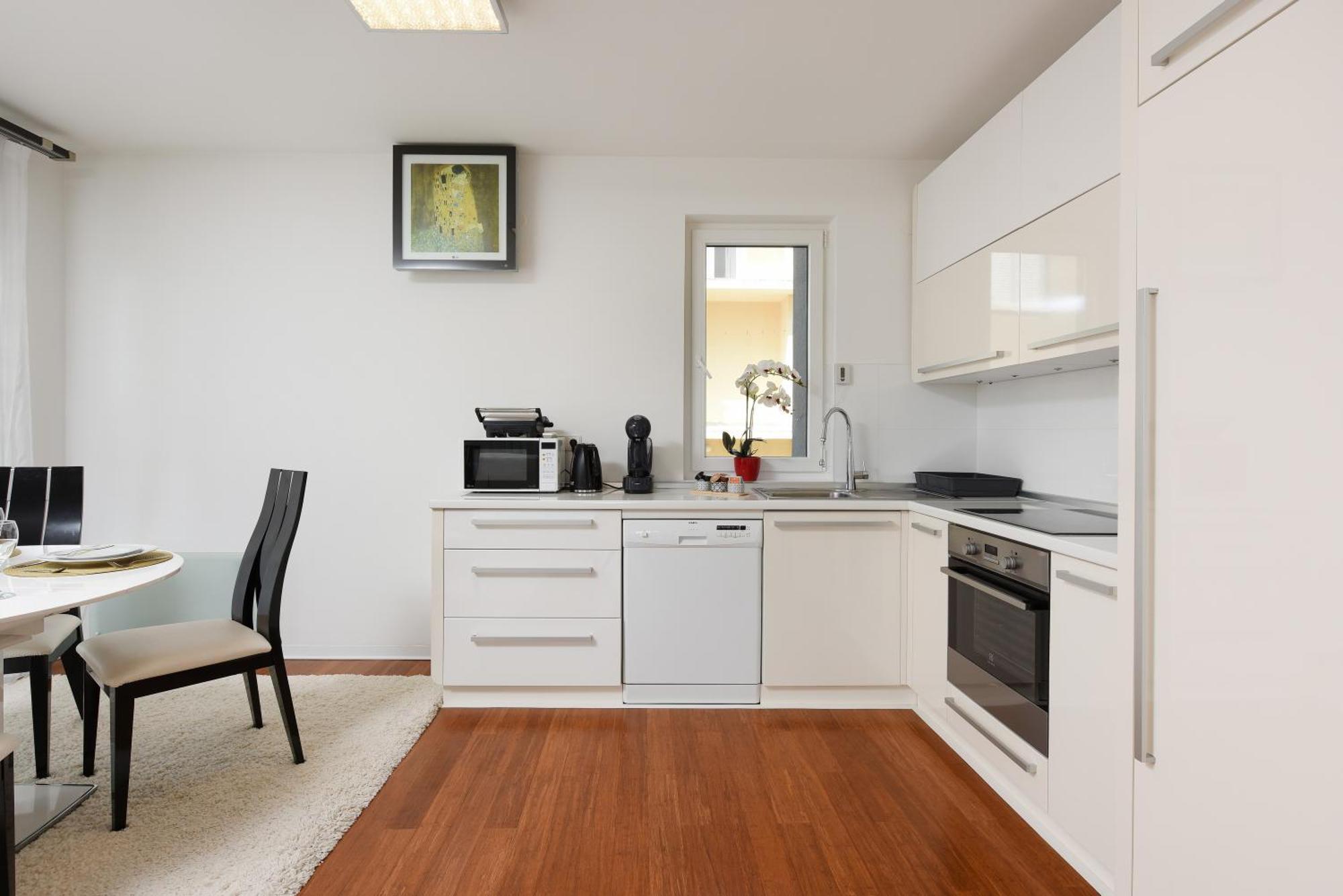 Appartement Luxurious Urban Retreat With Whirlpool And Private Parking Zadar