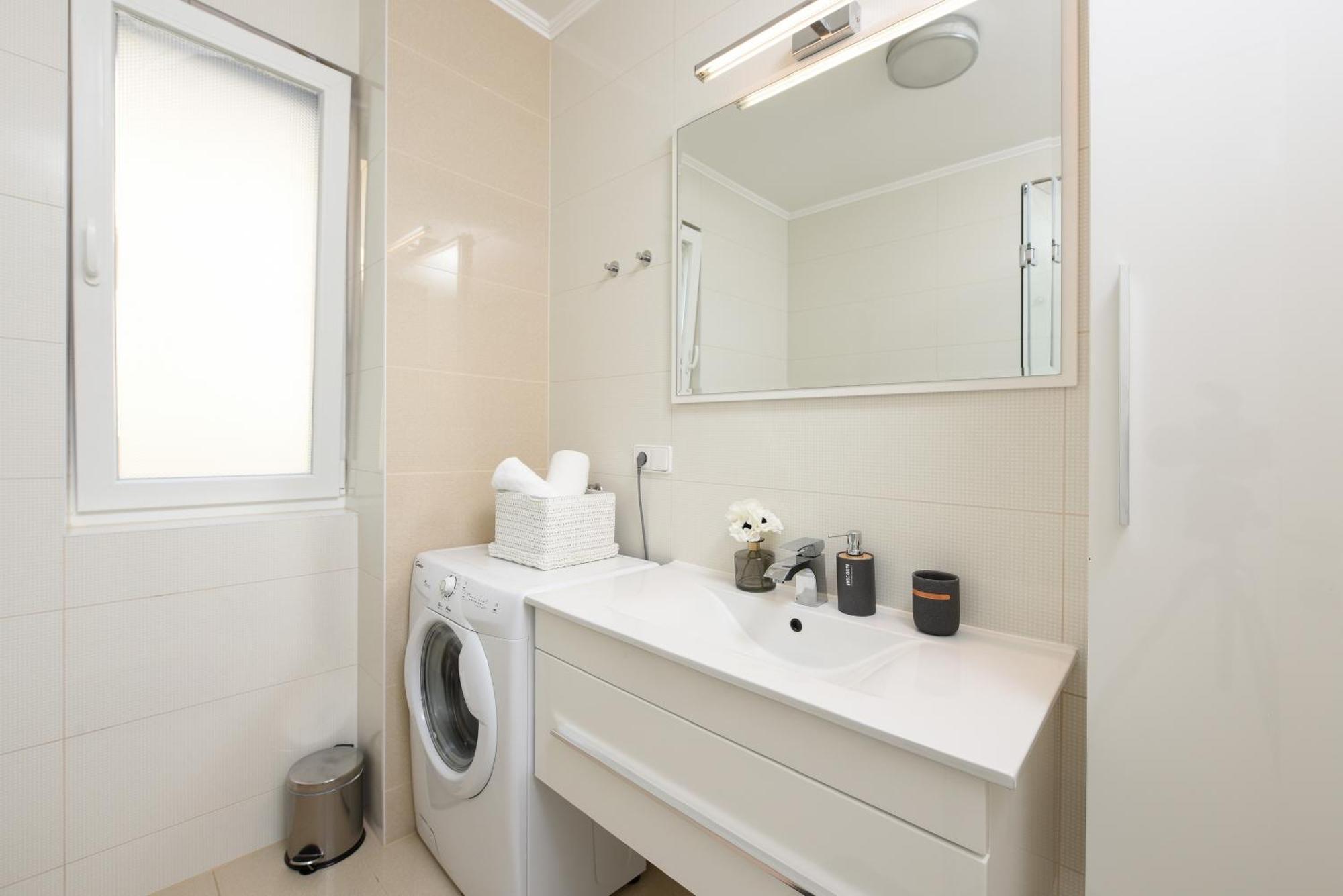 Appartement Luxurious Urban Retreat With Whirlpool And Private Parking Zadar