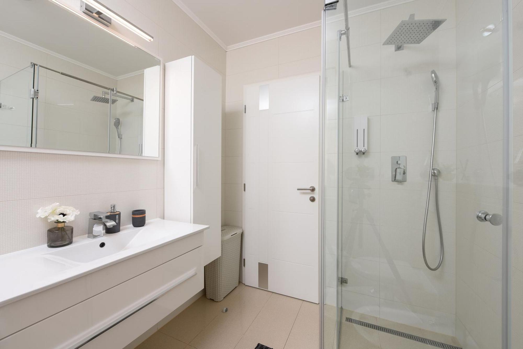 Luxurious Urban Retreat With Whirlpool And Private Parking * Zadar