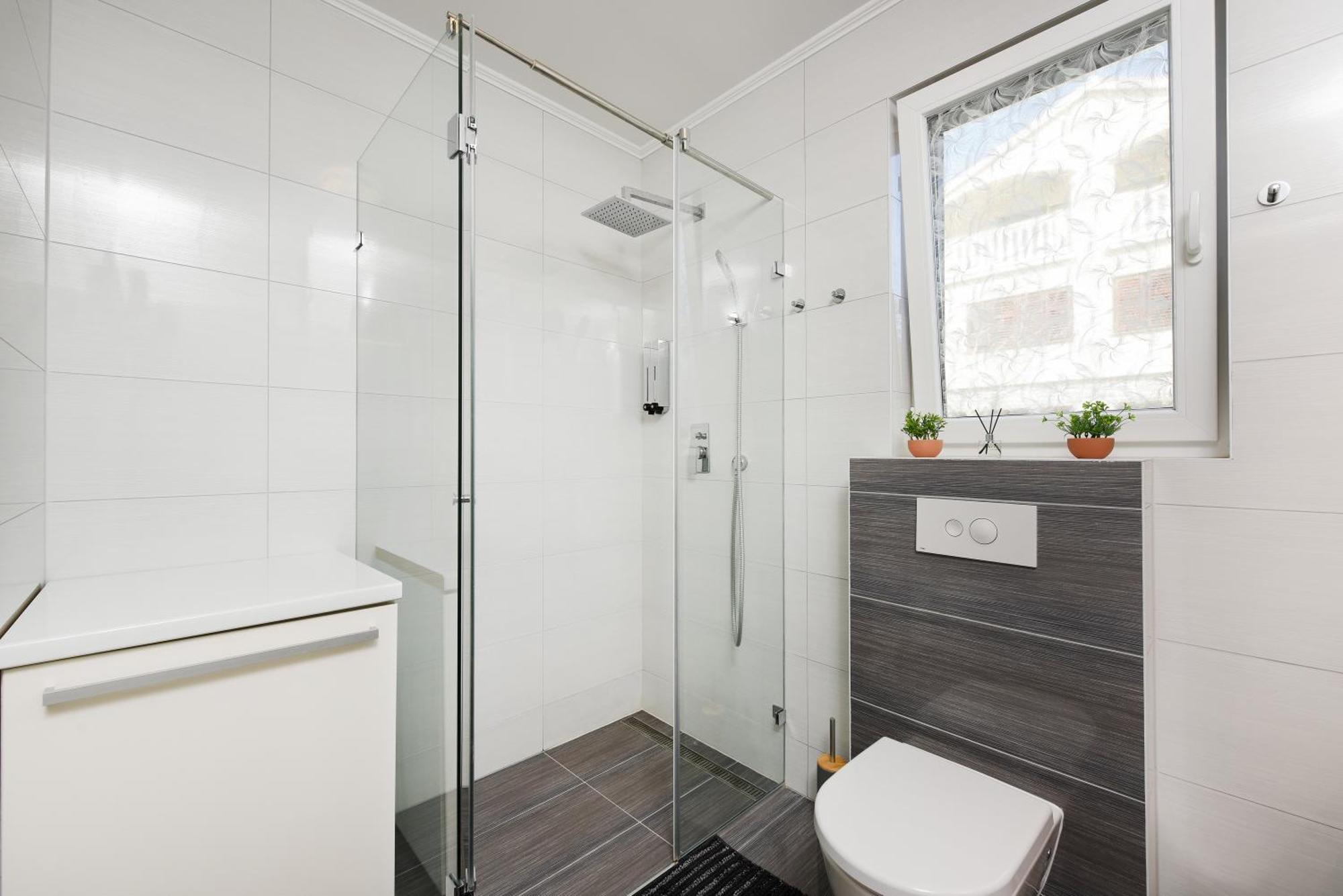 Appartement Luxurious Urban Retreat With Whirlpool And Private Parking Zadar