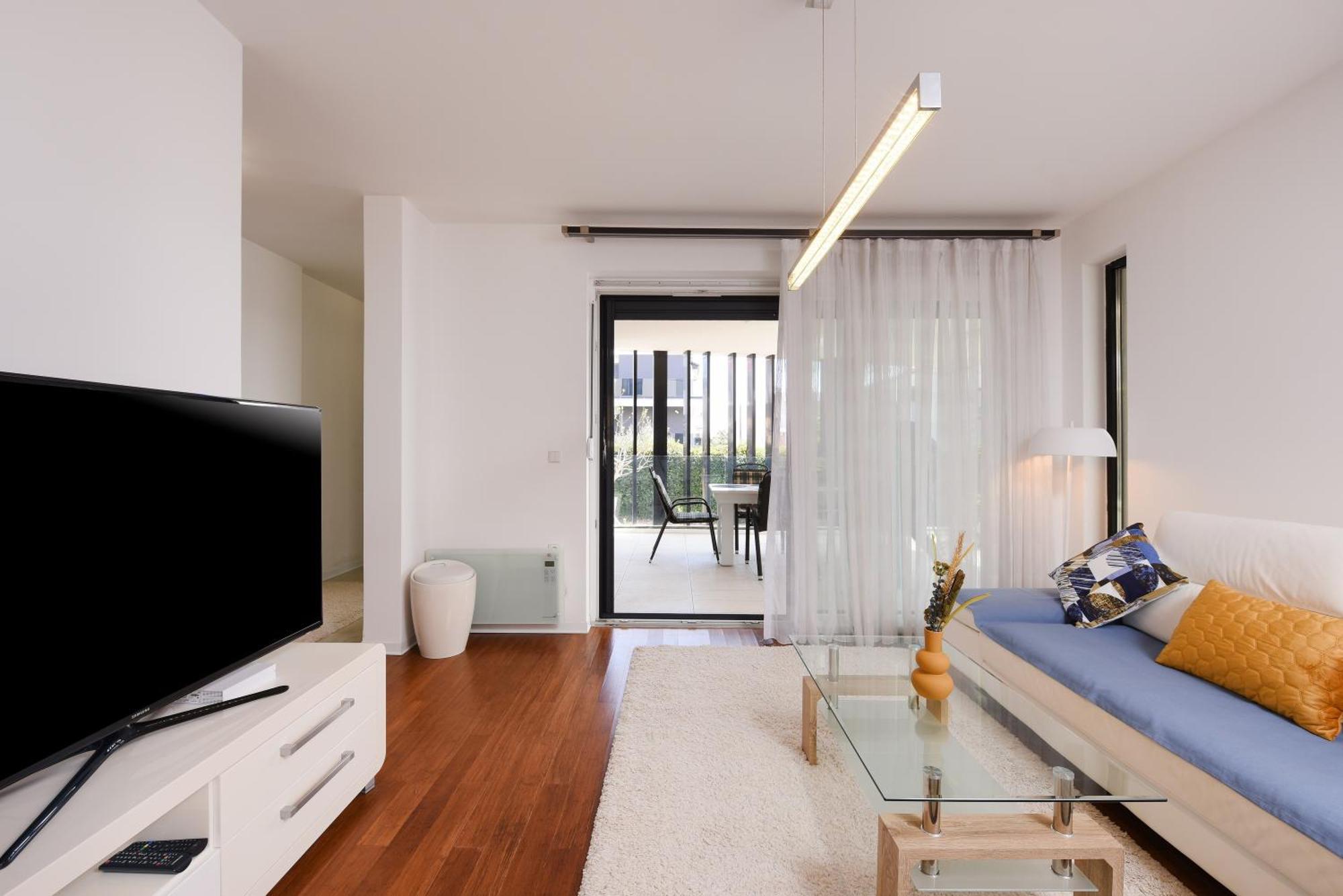 Luxurious Urban Retreat With Whirlpool And Private Parking Appartement Zadar
