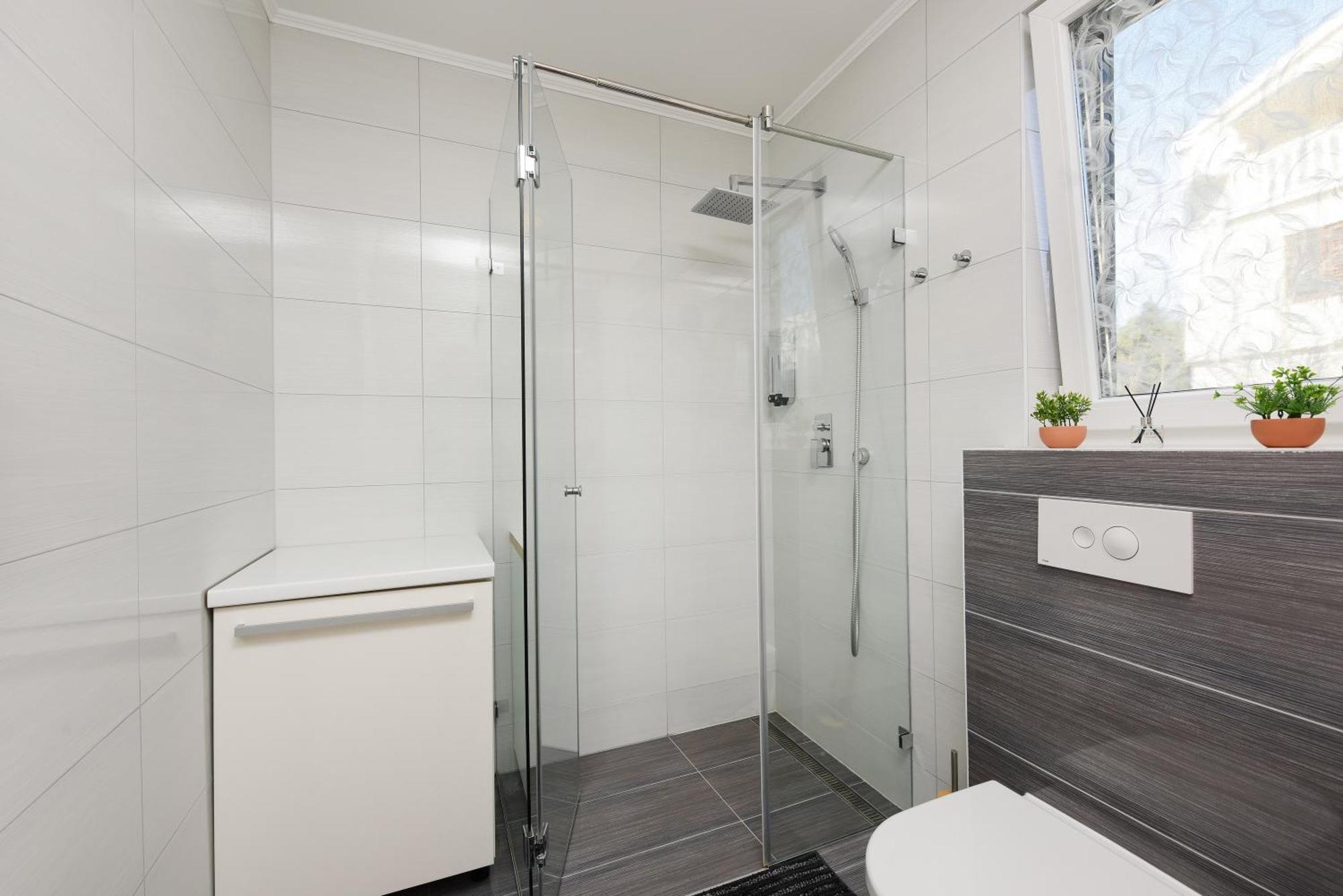 Luxurious Urban Retreat With Whirlpool And Private Parking Appartement