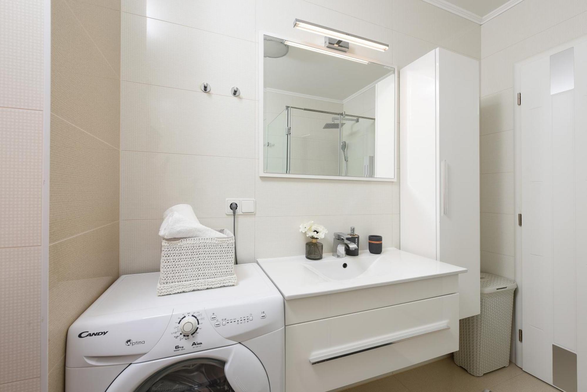 Appartement Luxurious Urban Retreat With Whirlpool And Private Parking Zadar