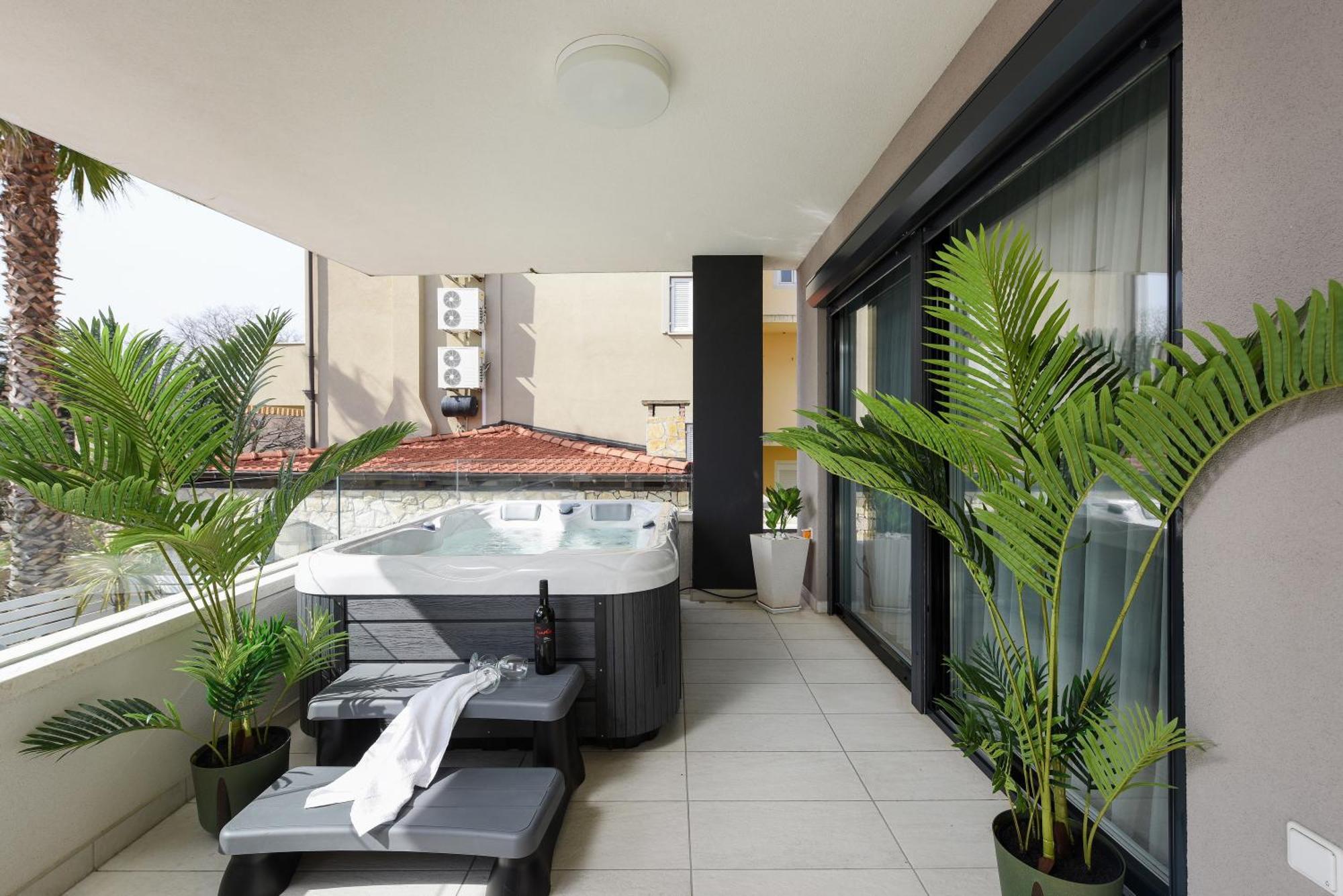 Appartement Luxurious Urban Retreat With Whirlpool And Private Parking Zadar